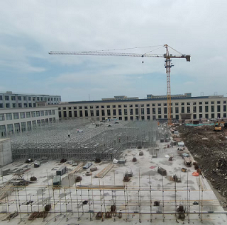 Probíhá rozšíření továrny na fázi II.